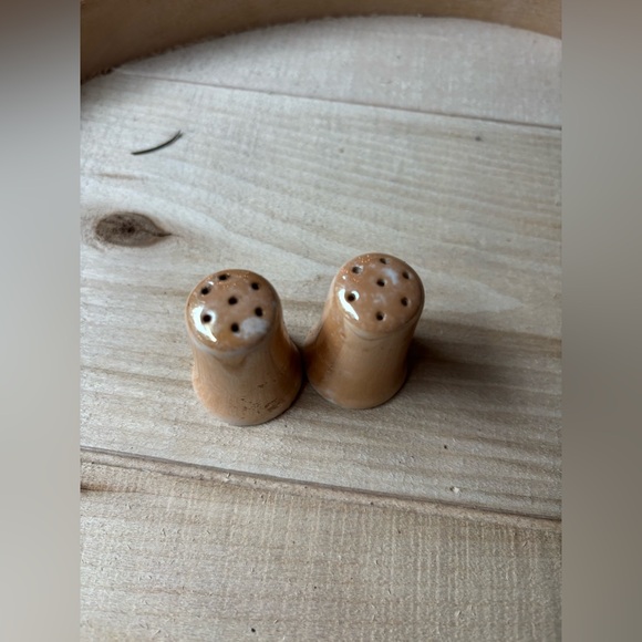 Vintage Lusterware Mini Salt & Pepper Shakers - Iridescent Orange / Peach Japan - Picture 12 of 15